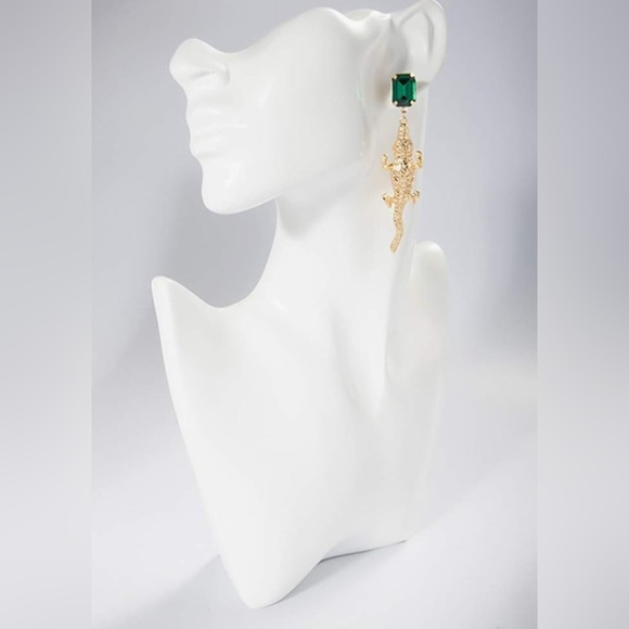Elegant Gold Lizard Earrings with Green Details - Picture 1 of 6